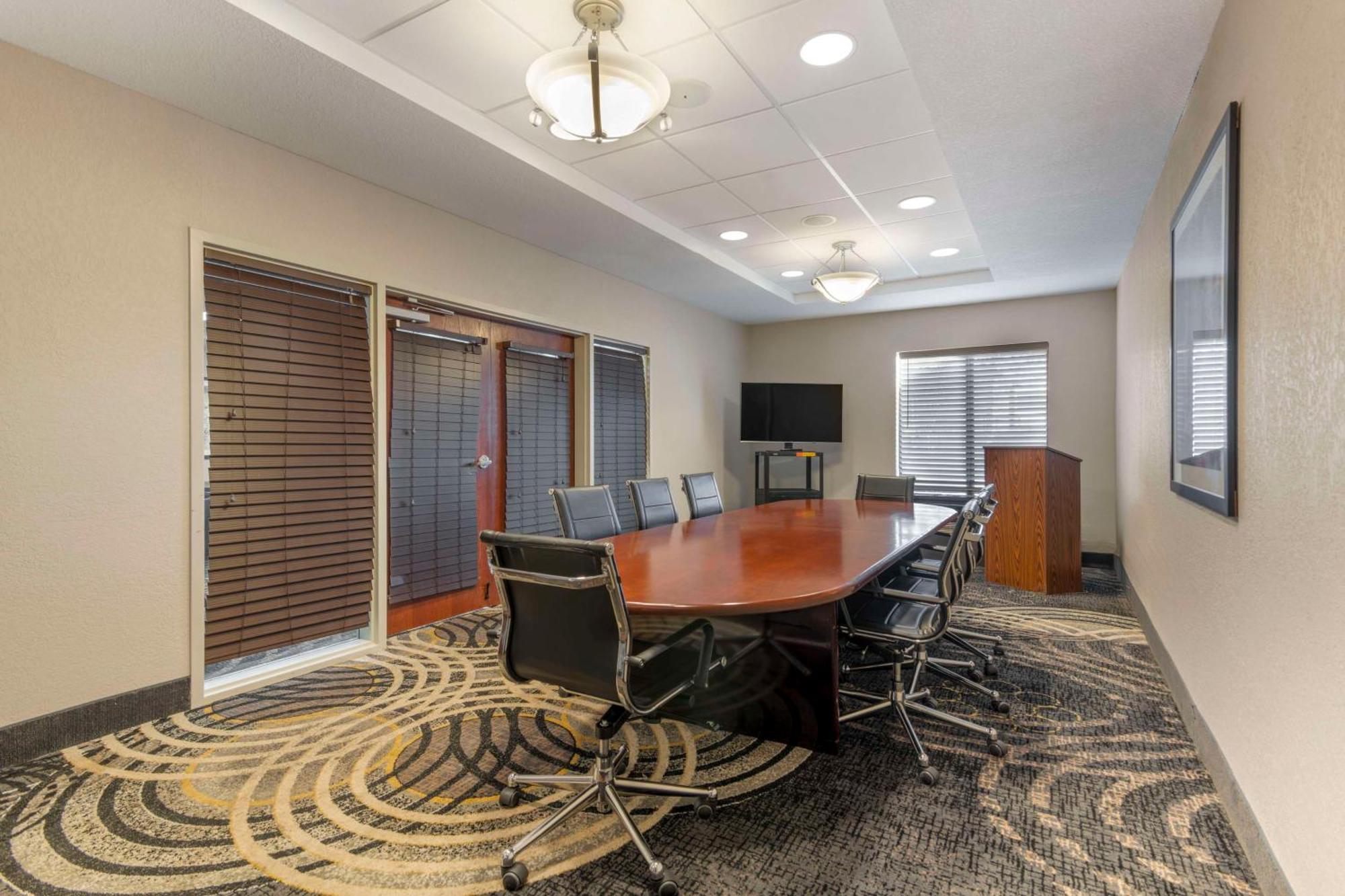 Western Atlanta Southwest Hotel 3*